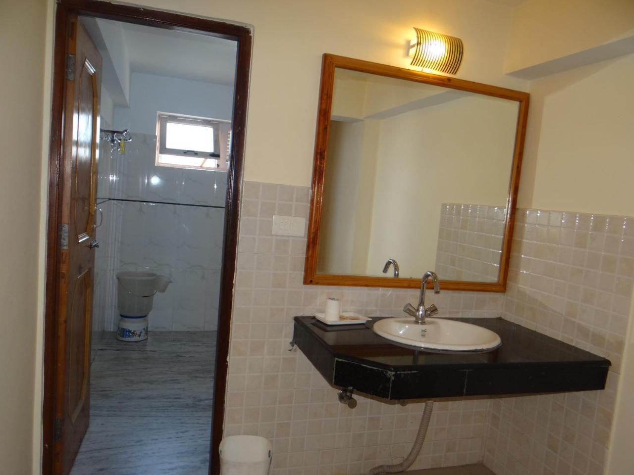 Hotel Mountain Trail Manali Luaran gambar