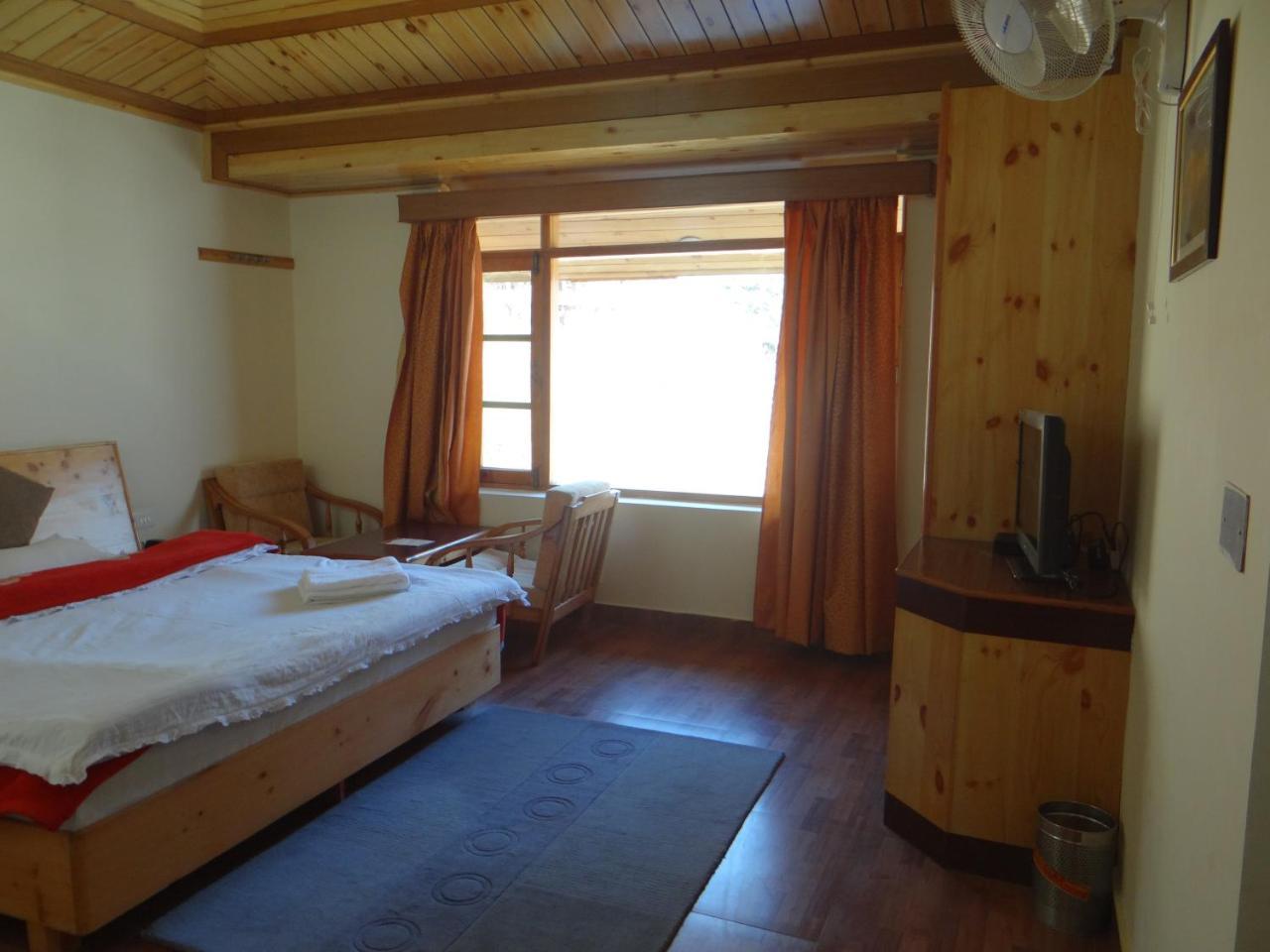 Hotel Mountain Trail Manali Luaran gambar
