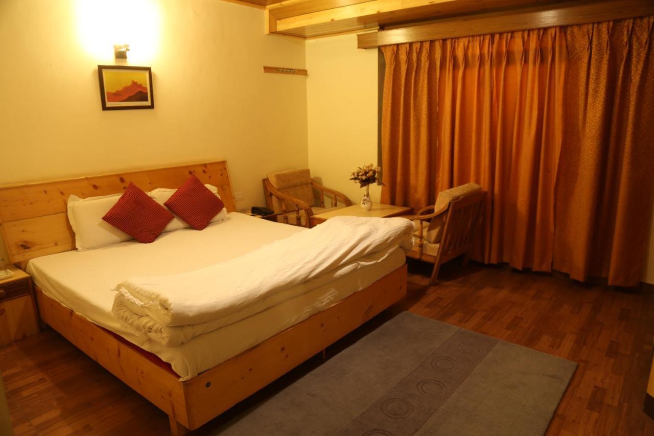 Hotel Mountain Trail Manali Luaran gambar